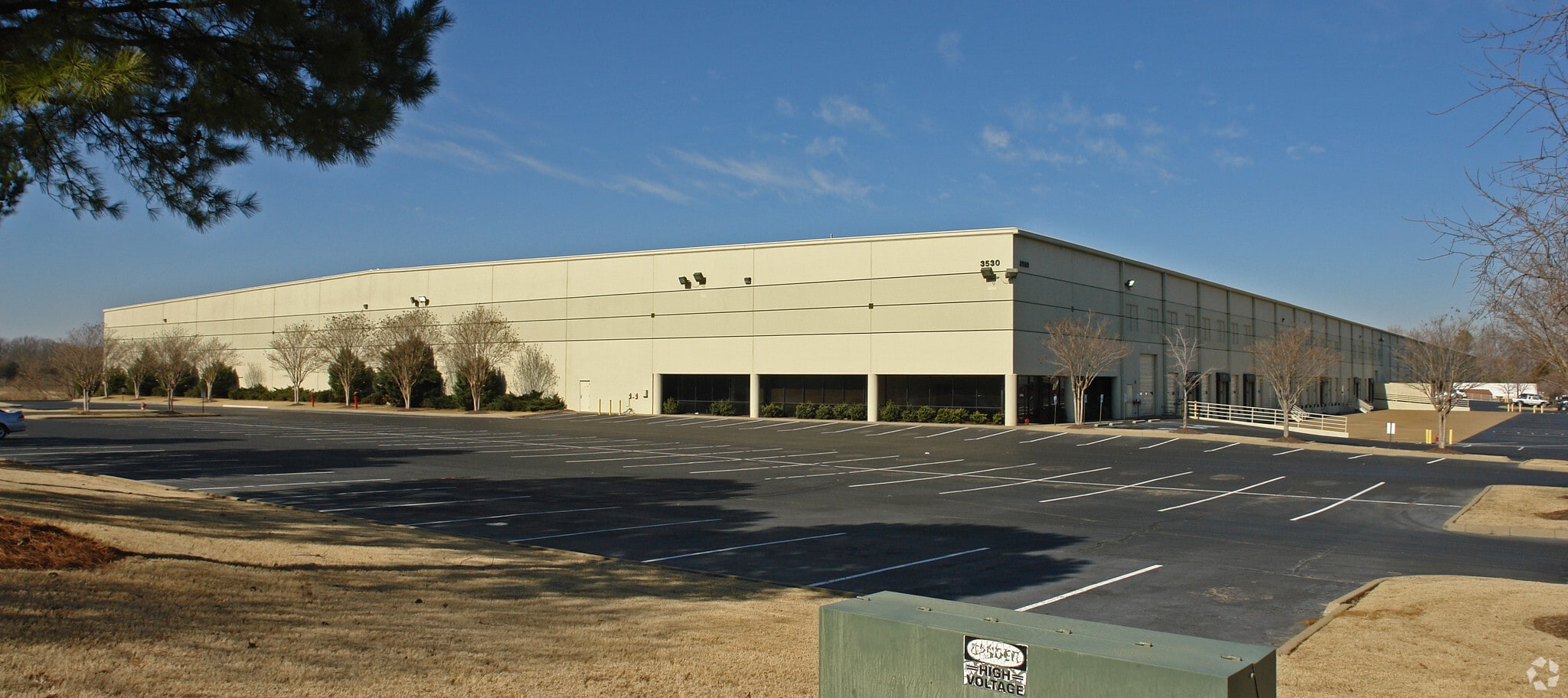 3530 E Raines Rd, Memphis, TN for lease Primary Photo- Image 1 of 6