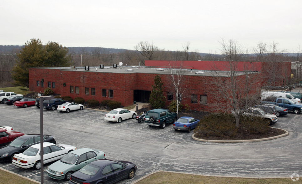 633-637 Jeffers Cir, Exton, PA for lease - Primary Photo - Image 1 of 13