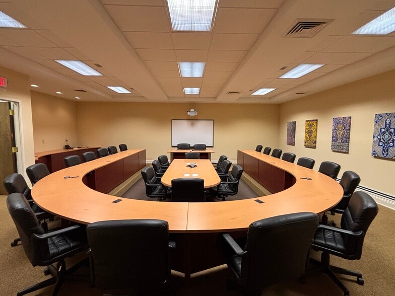 330 Mills Ave, Greenville, SC for lease - Building Photo - Image 2 of 6