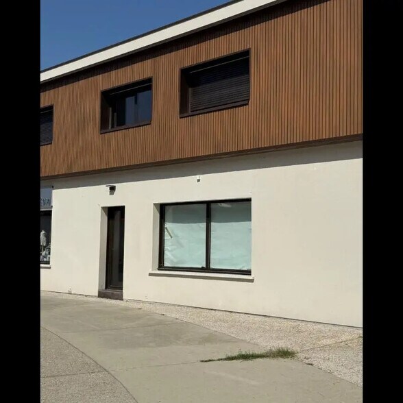 Retail in Léognan for sale - Building Photo - Image 3 of 3