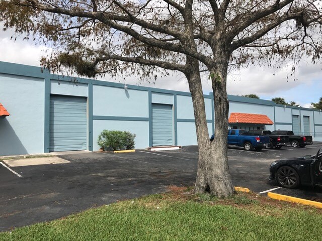 6701 NW 15th Way, Fort Lauderdale, FL for sale - Primary Photo - Image 1 of 1