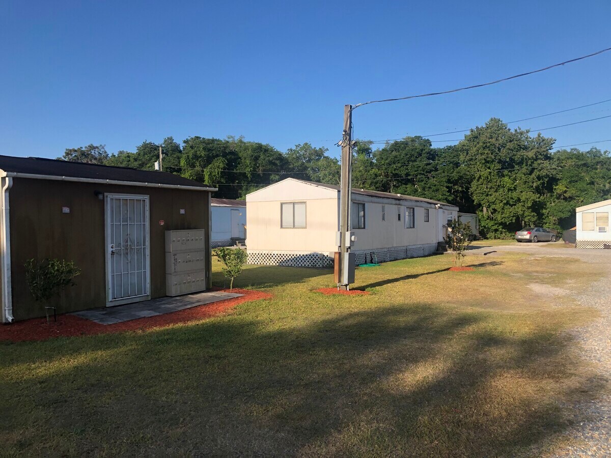 2511 Mud Lake Rd, Plant City, FL 33566