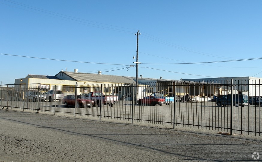 221 Prader St, Salinas, CA for lease - Building Photo - Image 2 of 4