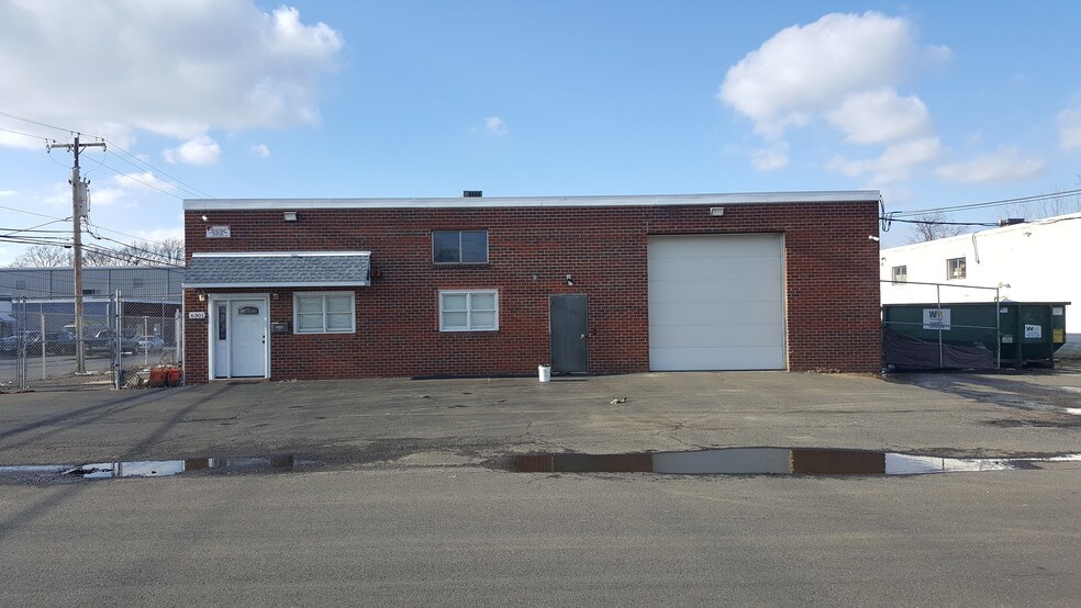 6301 MacPherson Ave, Levittown, PA for sale - Primary Photo - Image 1 of 1