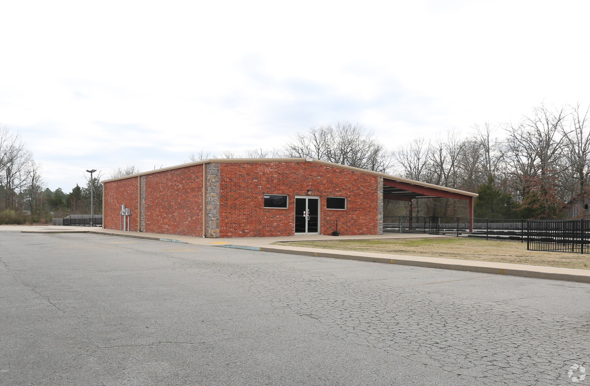 3847 Dave Ward Dr, Conway, AR for sale Primary Photo- Image 1 of 1