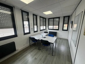 80 Rue Charles Duchesne, Aix-en-Provence for sale Interior Photo- Image 2 of 10