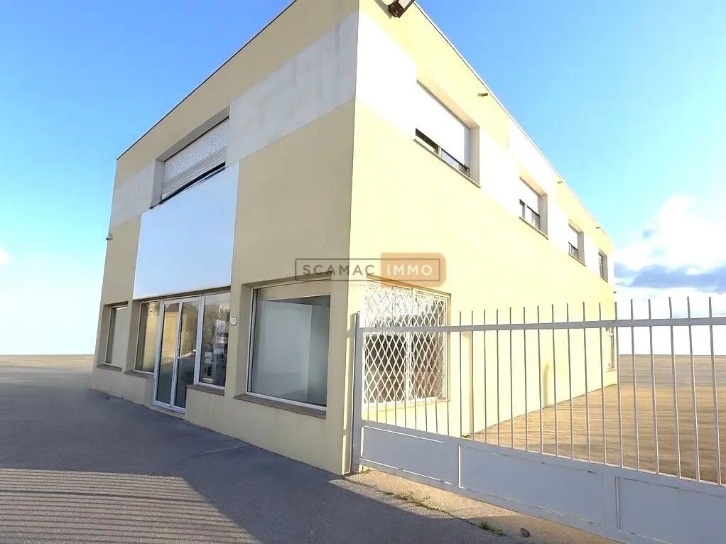 Location Bureaux 458 m² - Photo 1