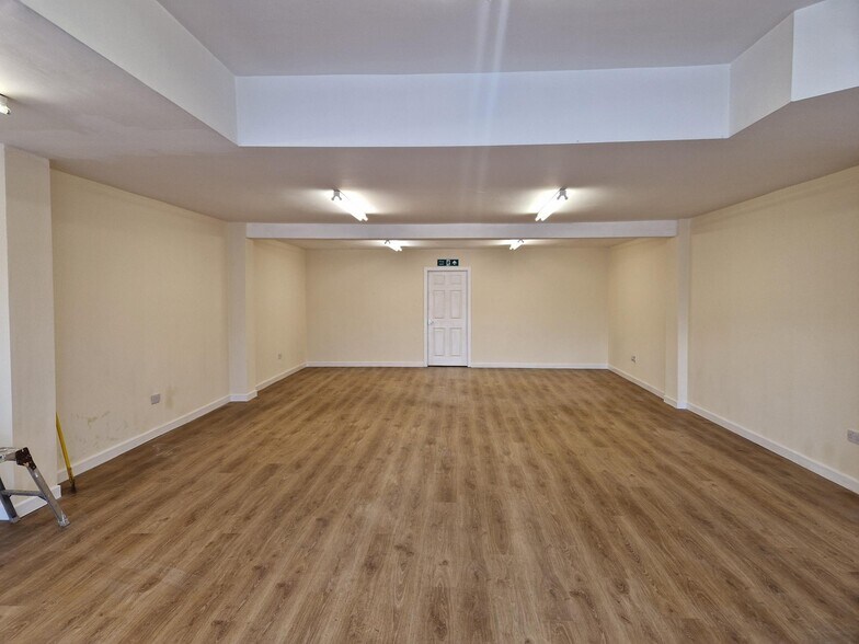 1200 New Chester Rd, Wirral for lease - Building Photo - Image 3 of 4