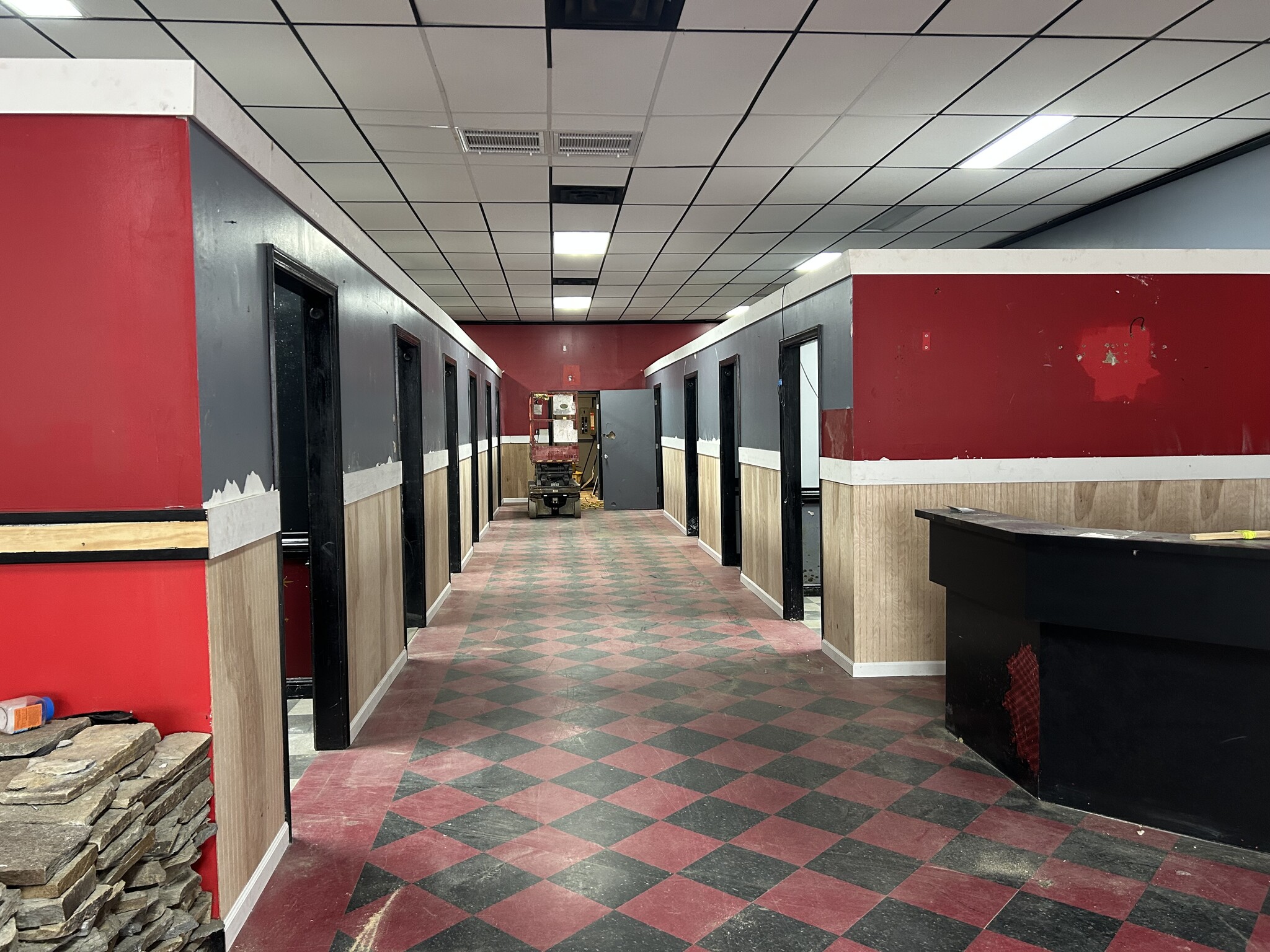 2586-2646 Onslow Dr, Jacksonville, NC for lease Interior Photo- Image 1 of 8