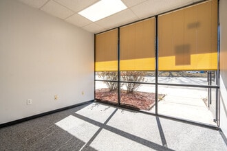 1907 Maple Ave, Burlington, NC for lease Interior Photo- Image 2 of 3