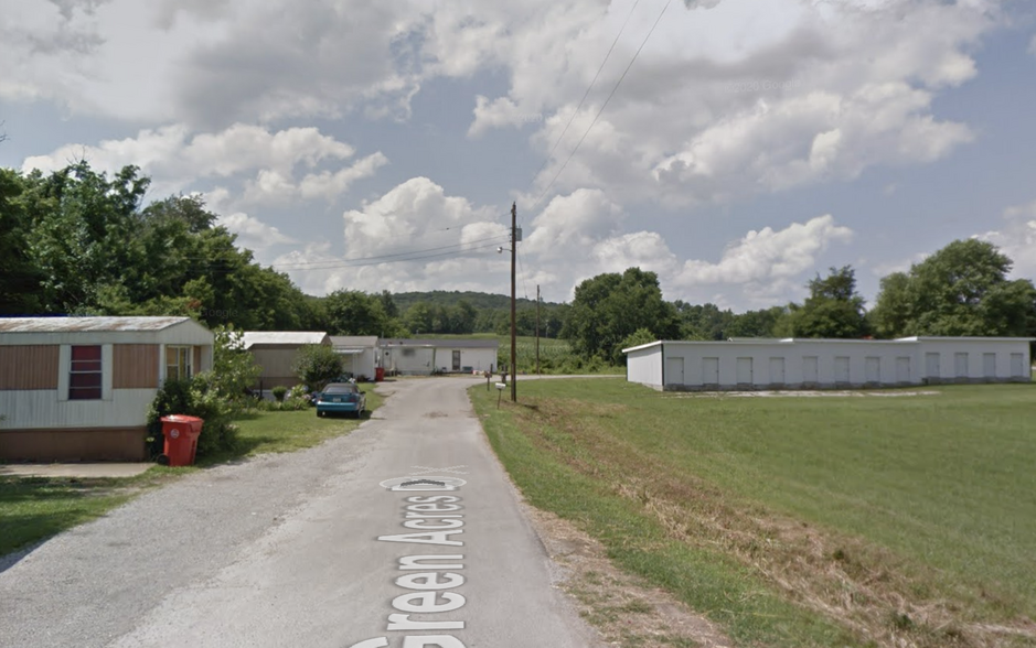 200 Green Acres Dr, Cave City, KY for sale - Primary Photo - Image 1 of 1