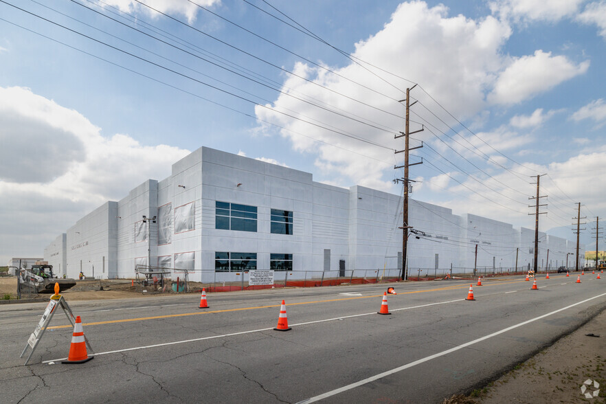 752 N Tippecanoe Ave, San Bernardino, CA for sale - Primary Photo - Image 1 of 8