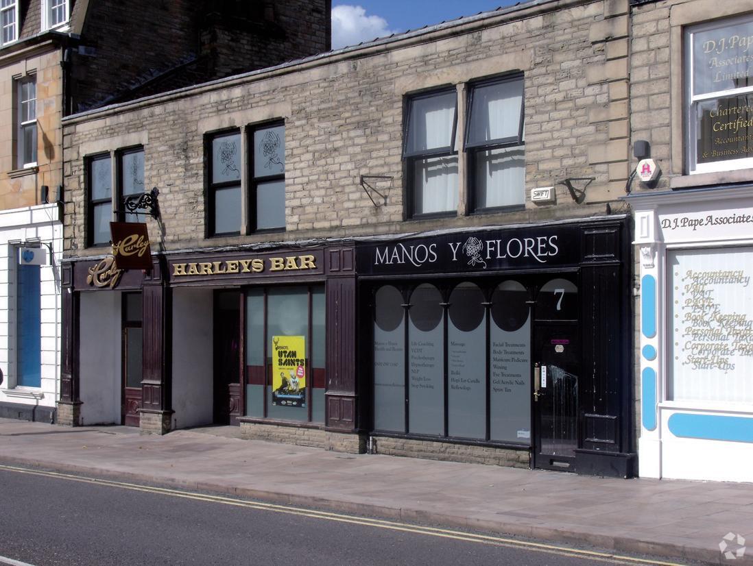 7 High St E, Glossop, SK13 8DA