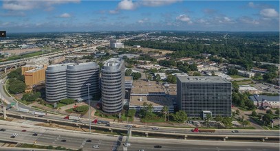 2800 N Loop Fwy W, Houston, TX - aerial  map view - Image1