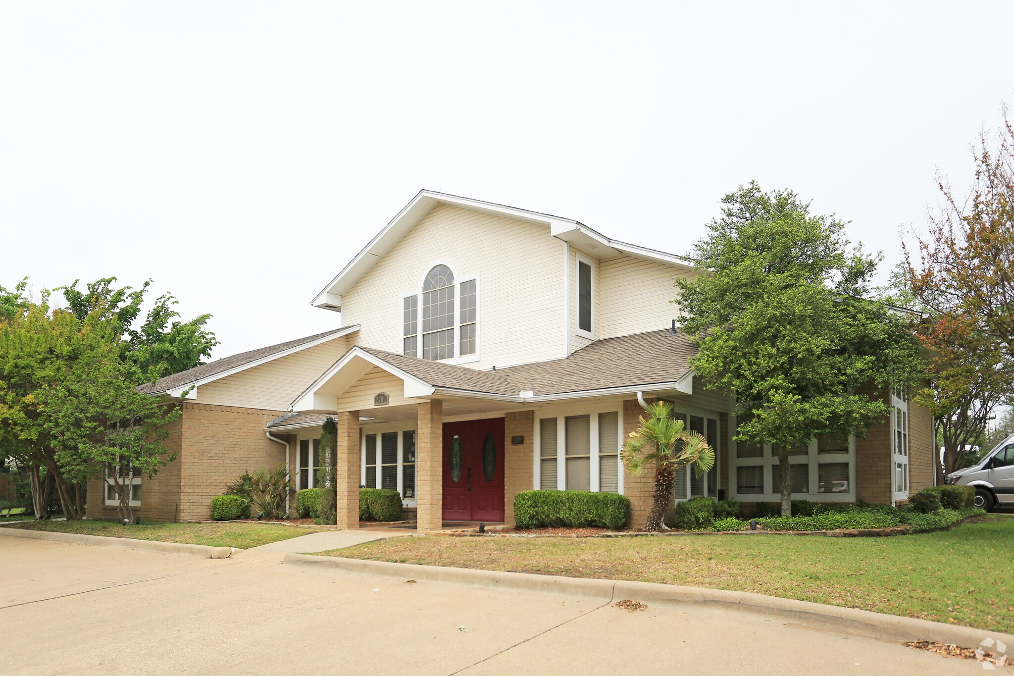 200 Bryan Pl, Cedar Hill, TX for sale Primary Photo- Image 1 of 1