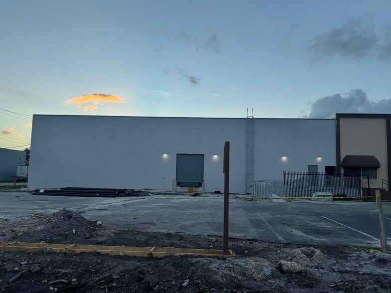 4500-4600 NW 135th St, Miami, FL for lease - Building Photo - Image 3 of 3