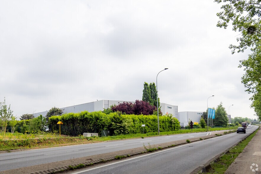 6 Rue Jean Mermoz, Compans for lease - Building Photo - Image 2 of 3