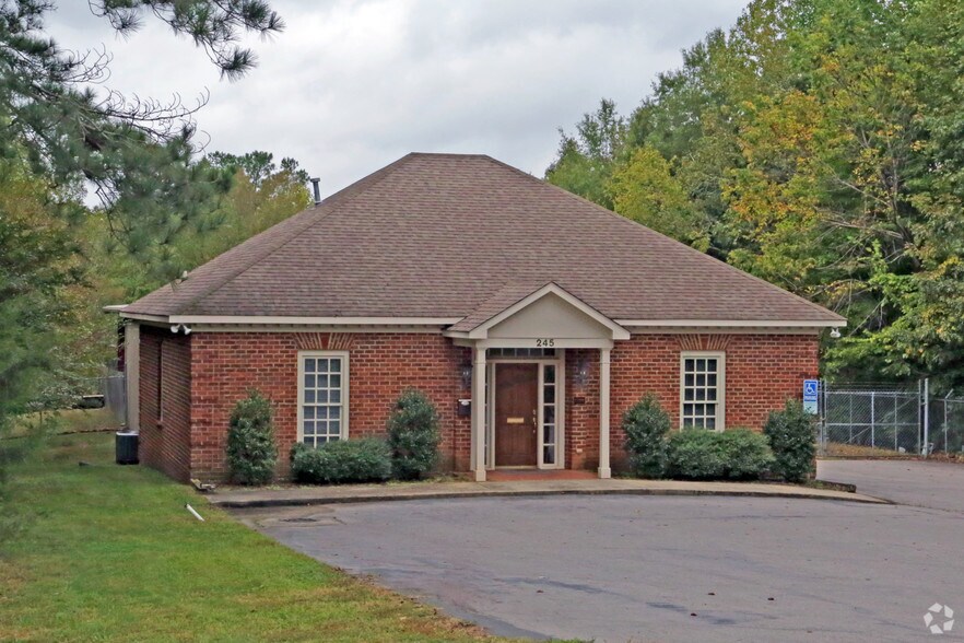 245 Industry Dr, Henderson, NC for sale - Primary Photo - Image 1 of 1