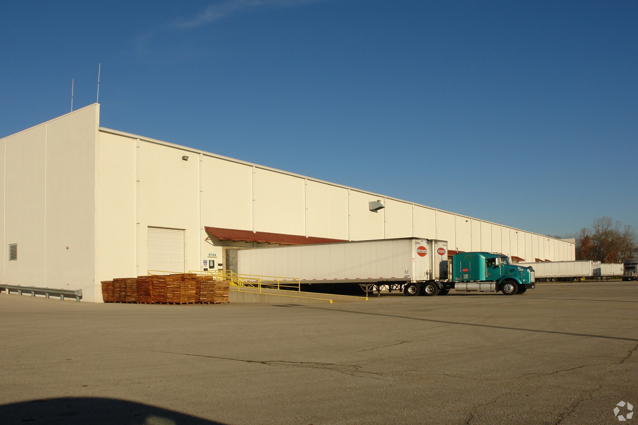 4325 Robards Ln, Louisville, KY for sale Primary Photo- Image 1 of 1