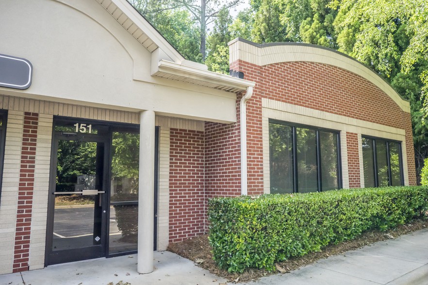 5623 Duraleigh Rd, Raleigh, NC for lease - Building Photo - Image 2 of 5