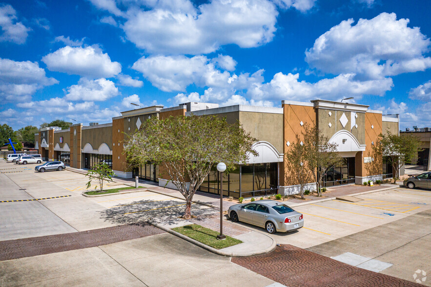 11233 Crown Park Dr, Houston, TX for lease - Building Photo - Image 1 of 8