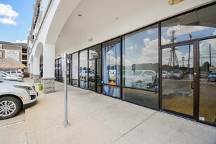 RETAIL MULTI-USE SHOPPING CENTER IN ENERGY CO - Convenience Store