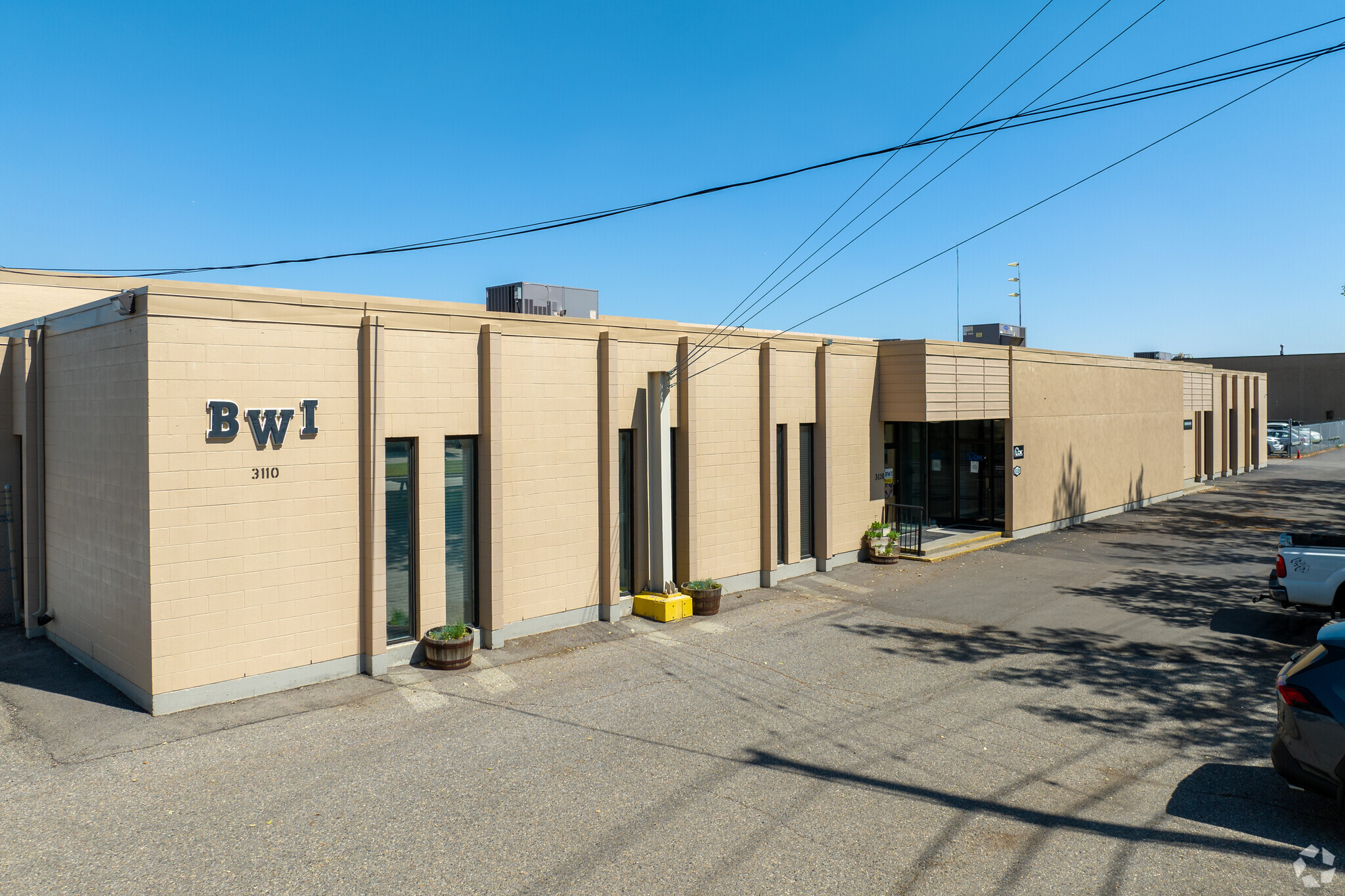 3110-3112 80th Ave SE, Calgary, AB for sale Primary Photo- Image 1 of 1