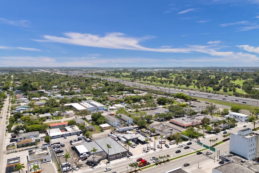 2820 Florida Blvd, Hollywood, FL for sale - Building Photo - Image 2 of 19