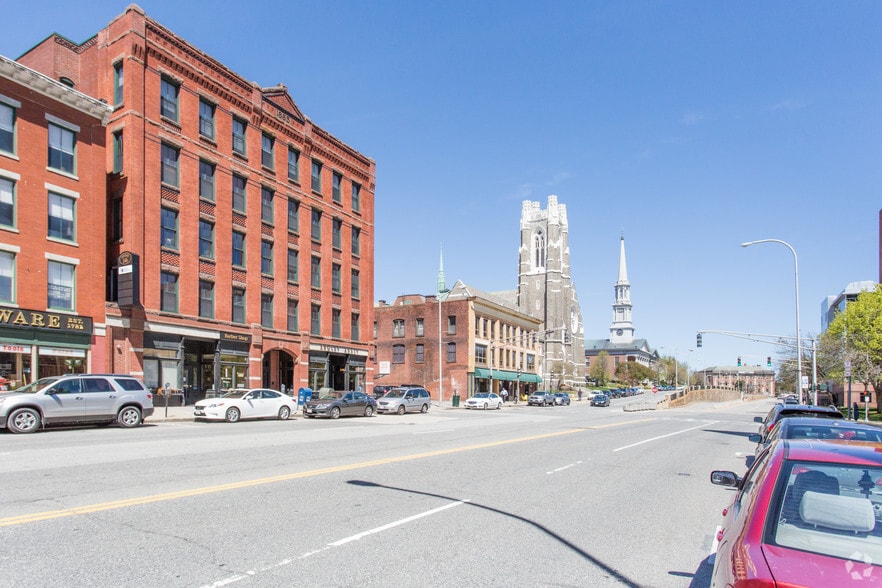 144-148 Main St, Worcester, MA for lease - Building Photo - Image 2 of 6