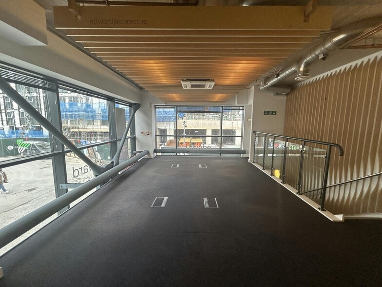 2 Riverside Way, Leeds for lease - Interior Photo - Image 3 of 5