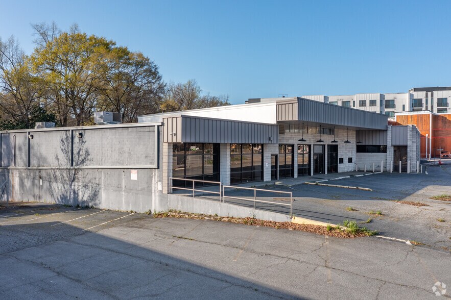 1747 Cheshire Bridge Rd NE, Atlanta, GA for lease - Building Photo - Image 2 of 6