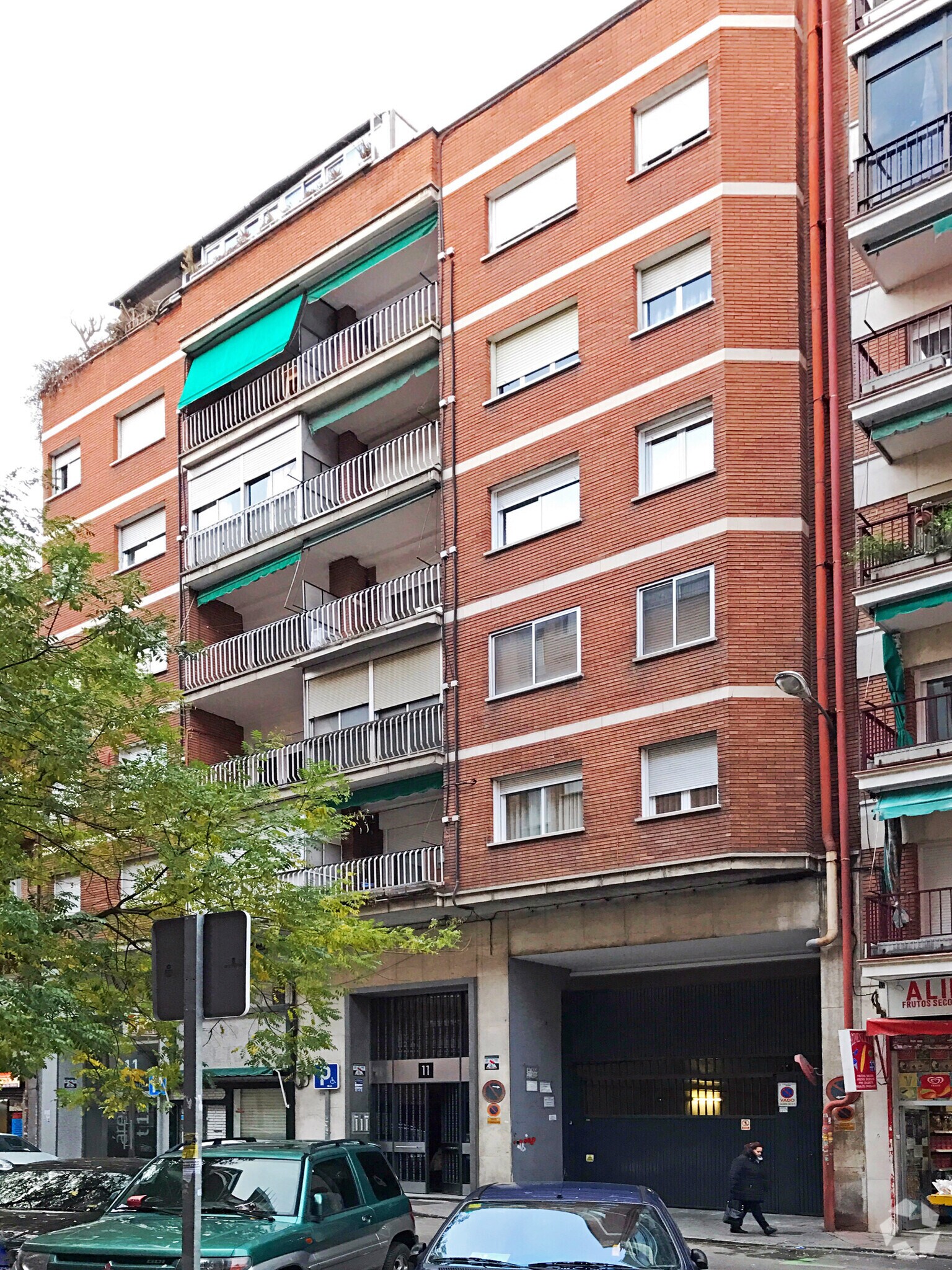 Calle de Teruel, 11, Madrid, Madrid for sale Primary Photo- Image 1 of 1