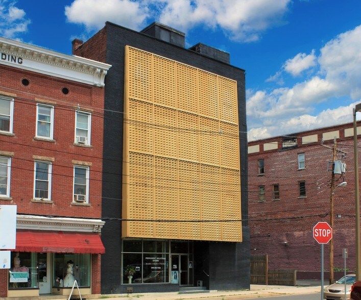 119 N Centre St, Cumberland, MD for sale - Building Photo - Image 1 of 1