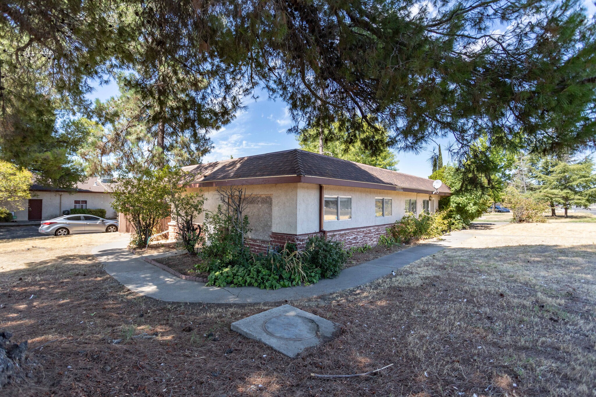 7620 La Mancha Way, Sacramento, CA 95823 Christian Life Center Church