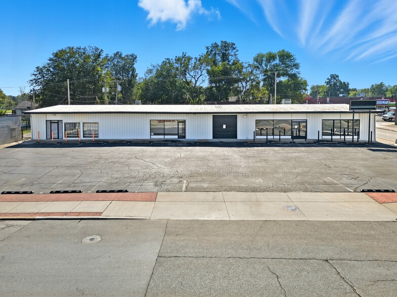 2422-2424 W 41st St, Tulsa, OK for lease - Building Photo - Image 2 of 14