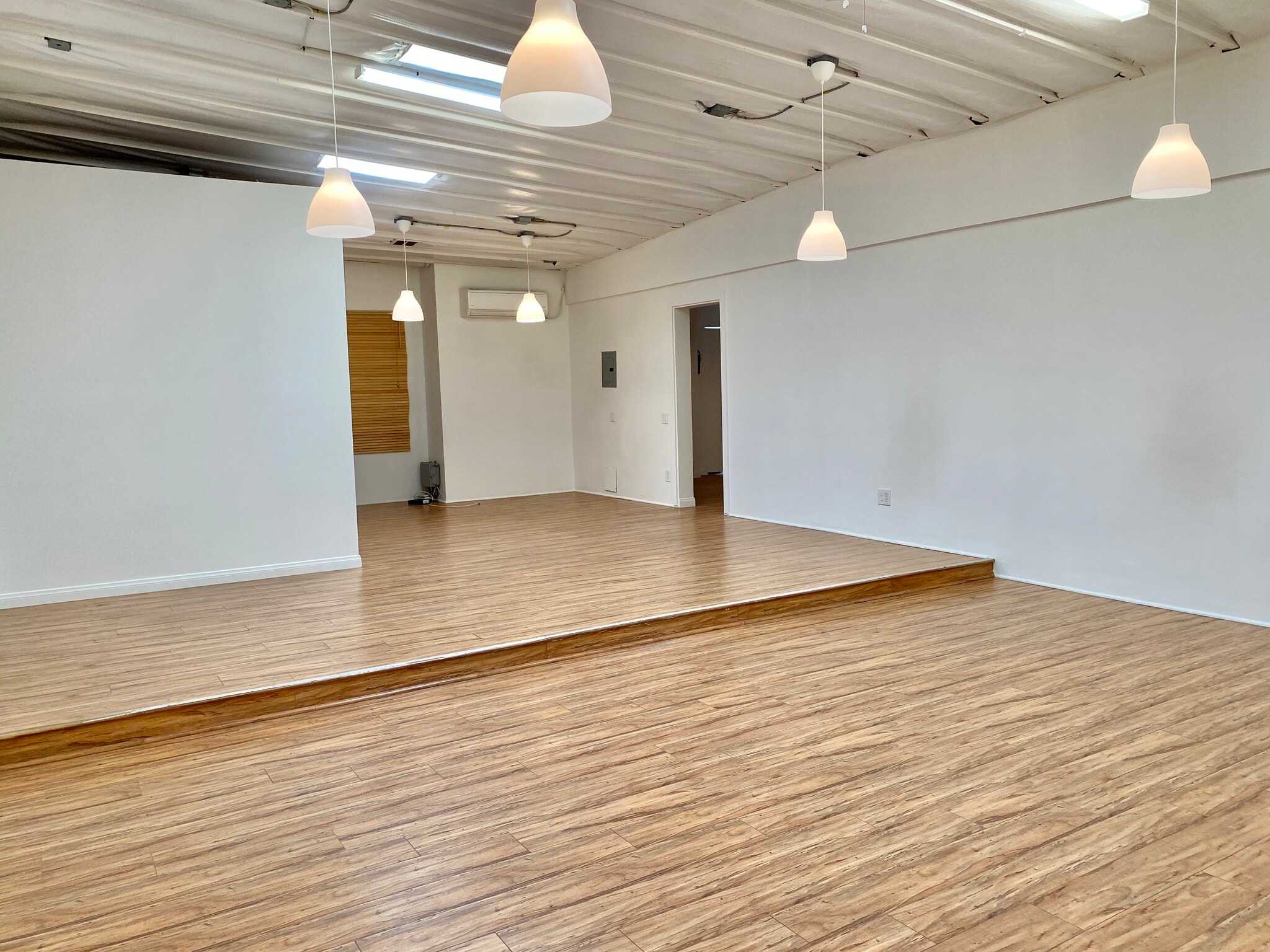 1034-1040 Hermosa Ave, Hermosa Beach, CA for sale Interior Photo- Image 1 of 1