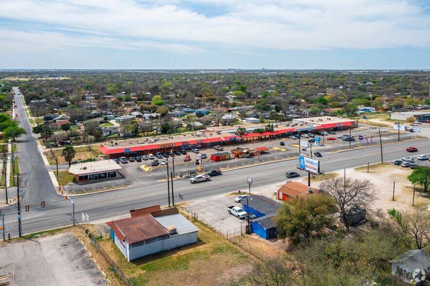 3646-3678 Culebra Rd, San Antonio, TX for lease - Building Photo - Image 2 of 7