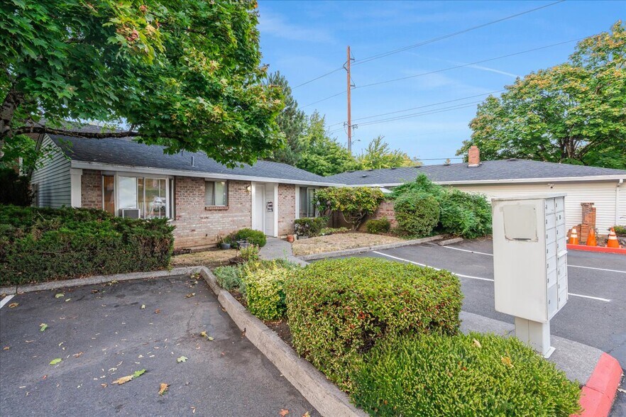 1757 NE 162nd Ave, Portland, OR for sale - Building Photo - Image 3 of 20