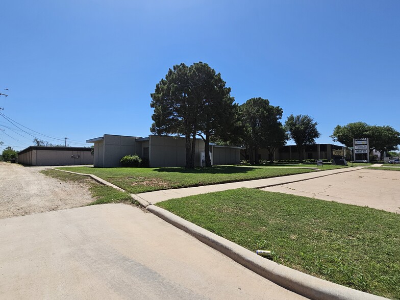 209 S Pioneer Dr, Abilene, TX for lease - Building Photo - Image 2 of 5