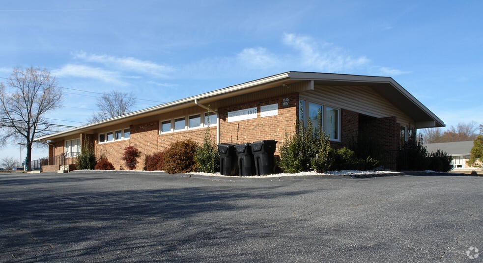 703 Hermitage Rd, Burlington, NC for sale - Building Photo - Image 2 of 2