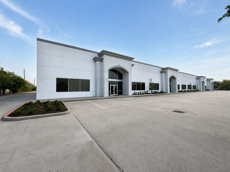 12560 Reed Rd, Sugar Land, TX for lease - Building Photo - Image 3 of 18