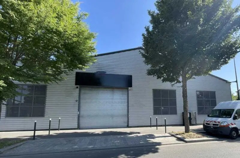 Flex in Épinay-sur-Seine for lease - Building Photo - Image 1 of 9