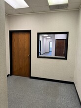 121 S Wilke Rd, Arlington Heights, IL for lease Interior Photo- Image 1 of 7