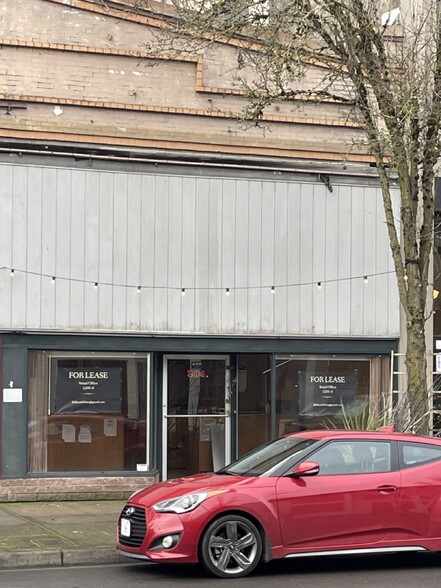 284 S Main St, Independence, OR for lease - Building Photo - Image 1 of 17