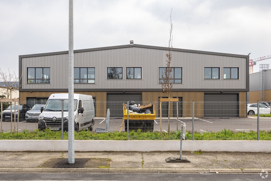 45 Rue Ampère, Chassieu for lease - Building Photo - Image 3 of 13