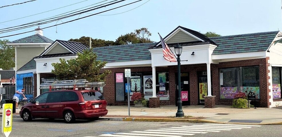 340-348 N Windsor Ave, Brightwaters, NY for sale - Building Photo - Image 1 of 1