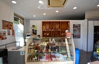 Retail in Vilanova i la Geltrú, Barcelona for lease Interior Photo- Image 1 of 15