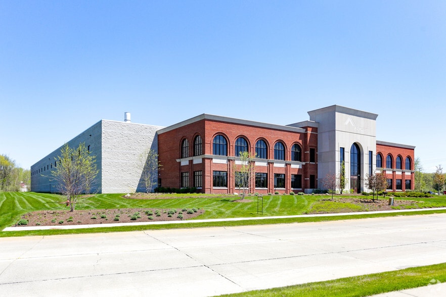 48668 Alpha Dr, Wixom, MI for lease - Building Photo - Image 1 of 4