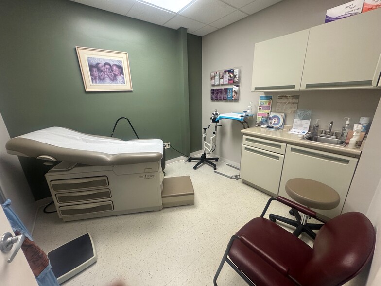 359 Centre St, Nutley, NJ for lease - Building Photo - Image 3 of 27