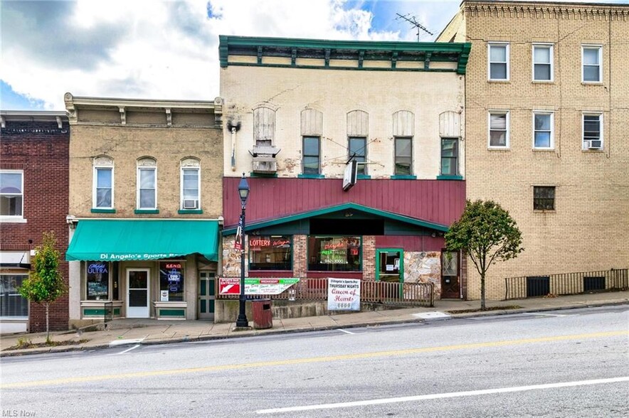 114 & 118 E Market St, Cadiz, OH 43907 portfolio of 2 properties for sale on LoopNet.com - Building Photo - Image 1 of 35